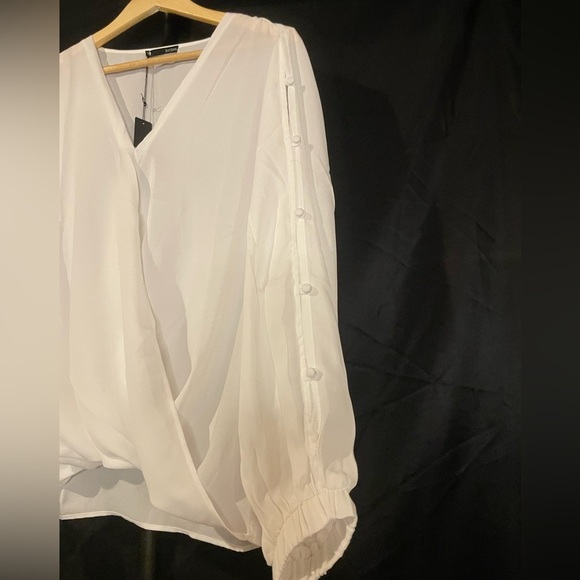 Krisa, surplice, Elegant Cold Arm White Women's Top, size Large - Picture 2 of 5